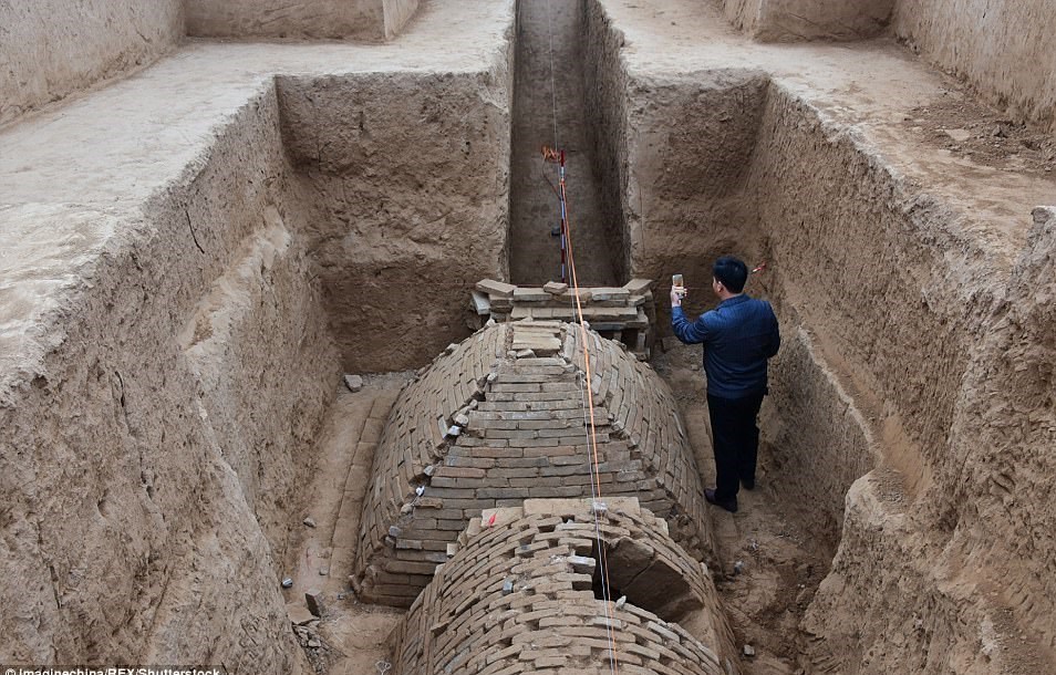 کشف مقبره عجیب در چین 3