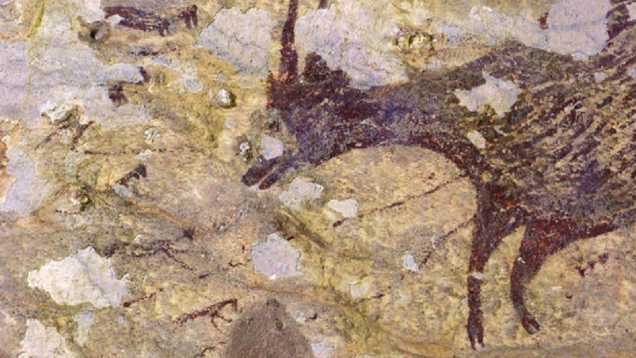 غاری 45000 ساله با نقاشی هایی عجیب از موجودات نیمه انسانی کشف شد! 