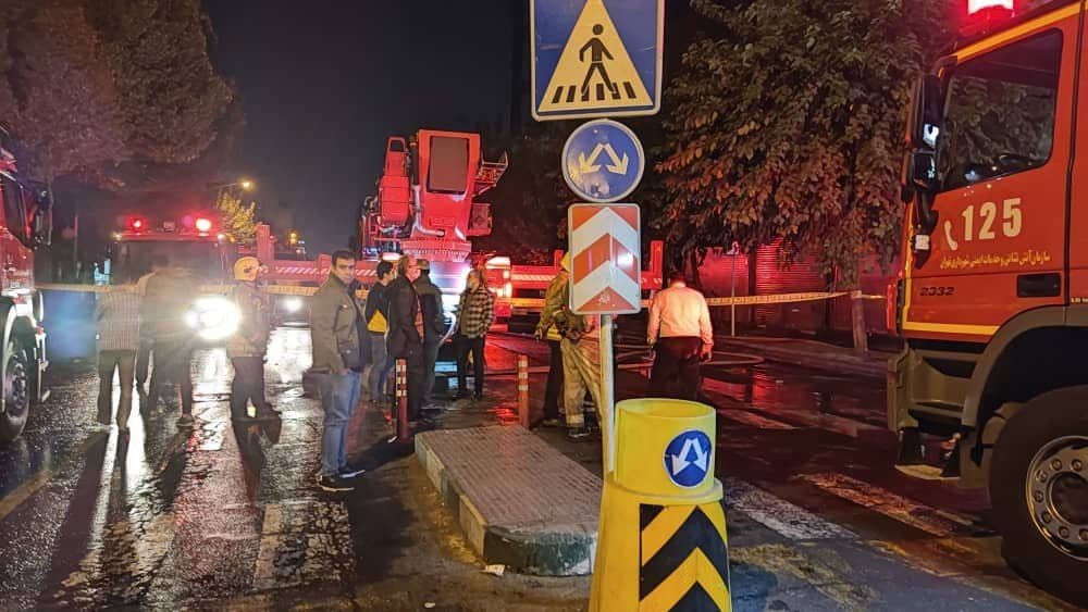 آتش سوزی چهار راه استانبول