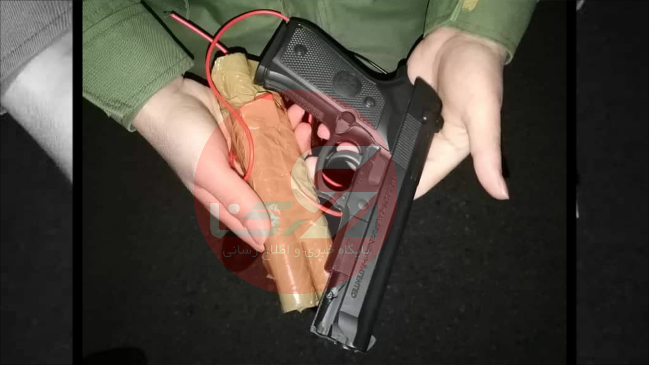 اسلحه پلاستیکی و بمب چوبی هواپیما رُبا