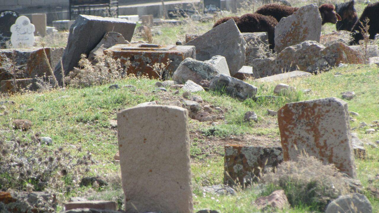 قبرستان در نزدیکی ائل گولی