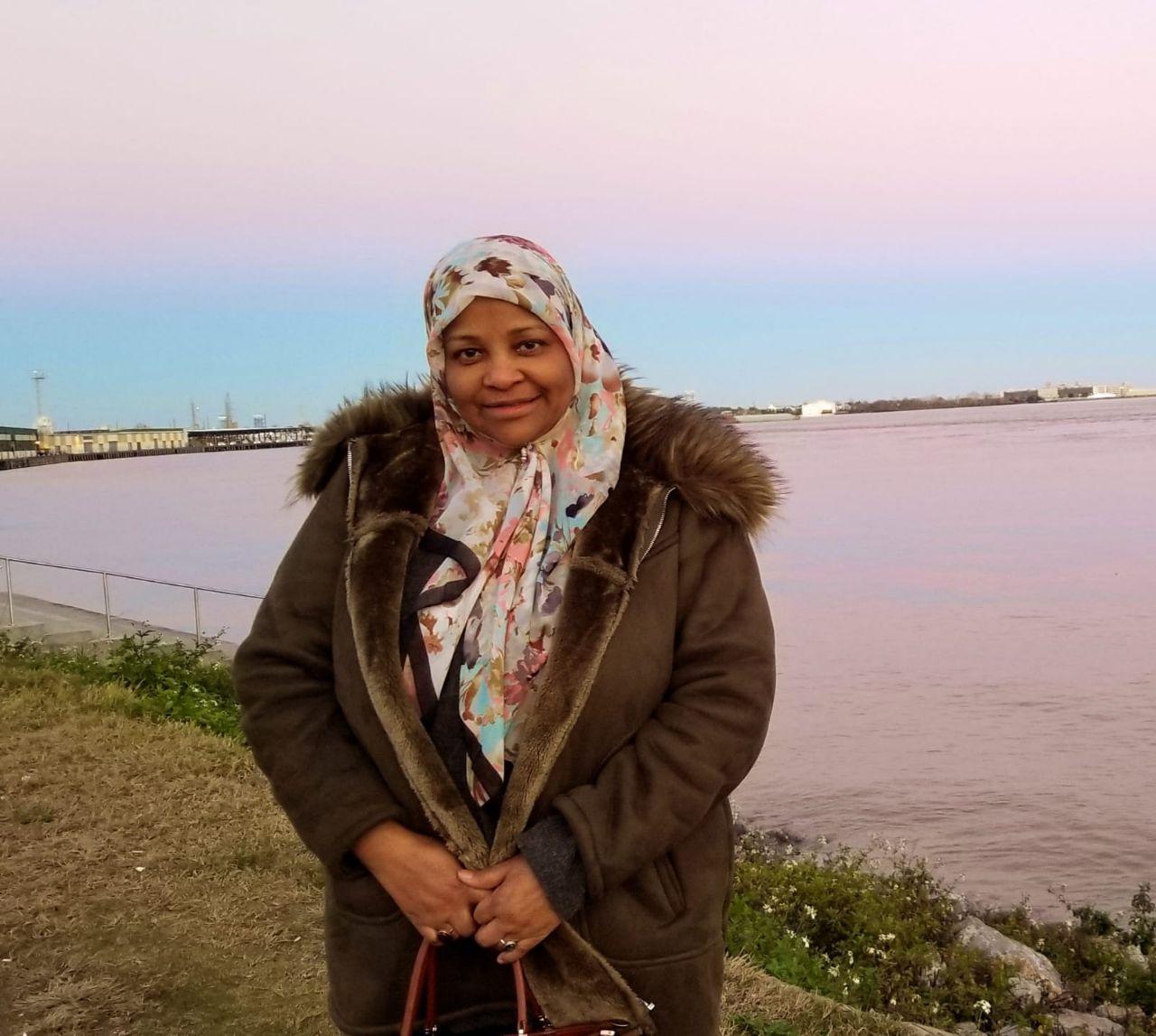  بازداشت گوینده آمریکایی پرس تی وی در آمریکا/ شرایط بسیار سخت این بانوی مسلمان در زندان