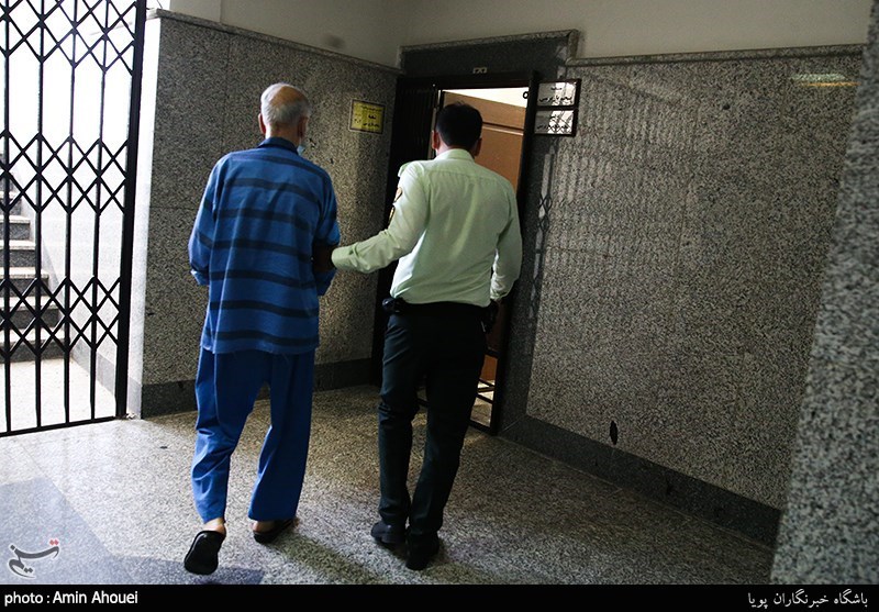 پدر و مادر بابک خرمدین در داسرای جنایی تهران 