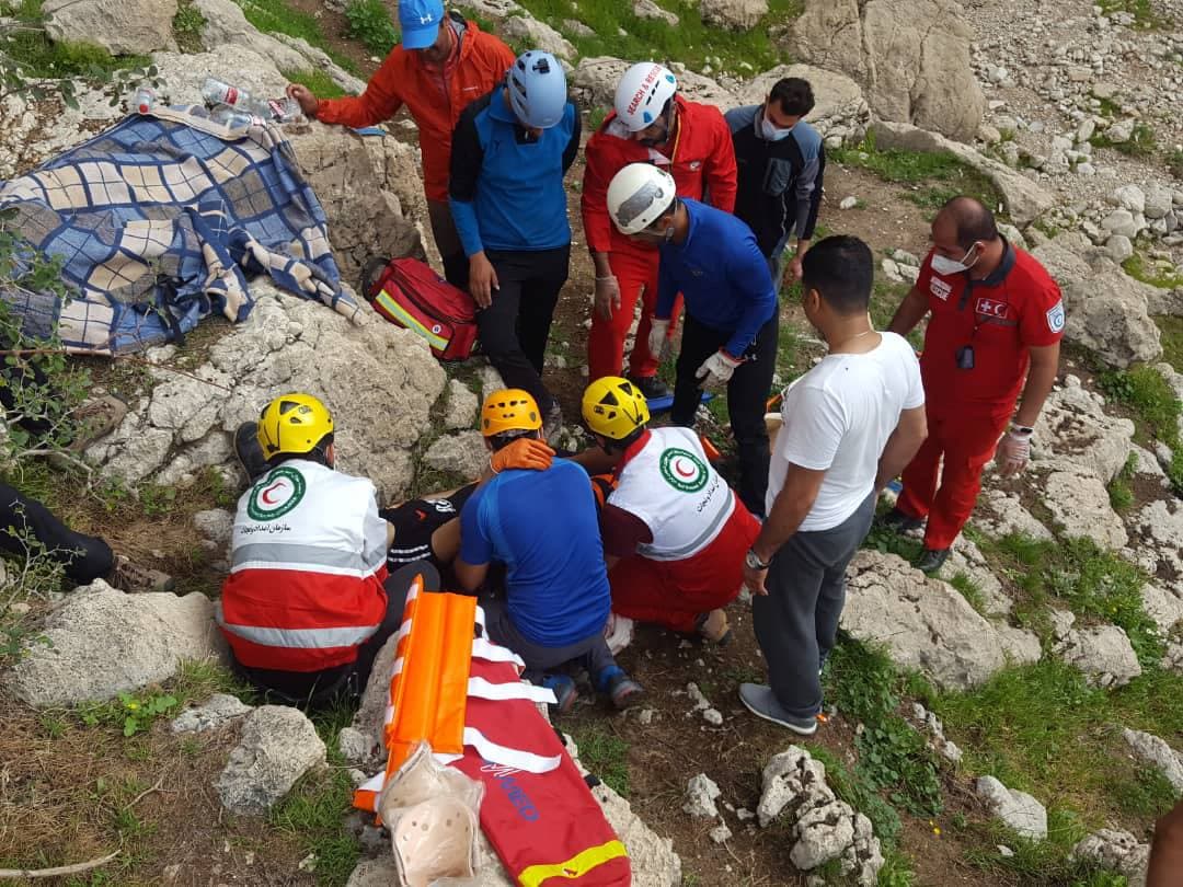 نجات سه صخره نورد در ارتفاعات دشتستان