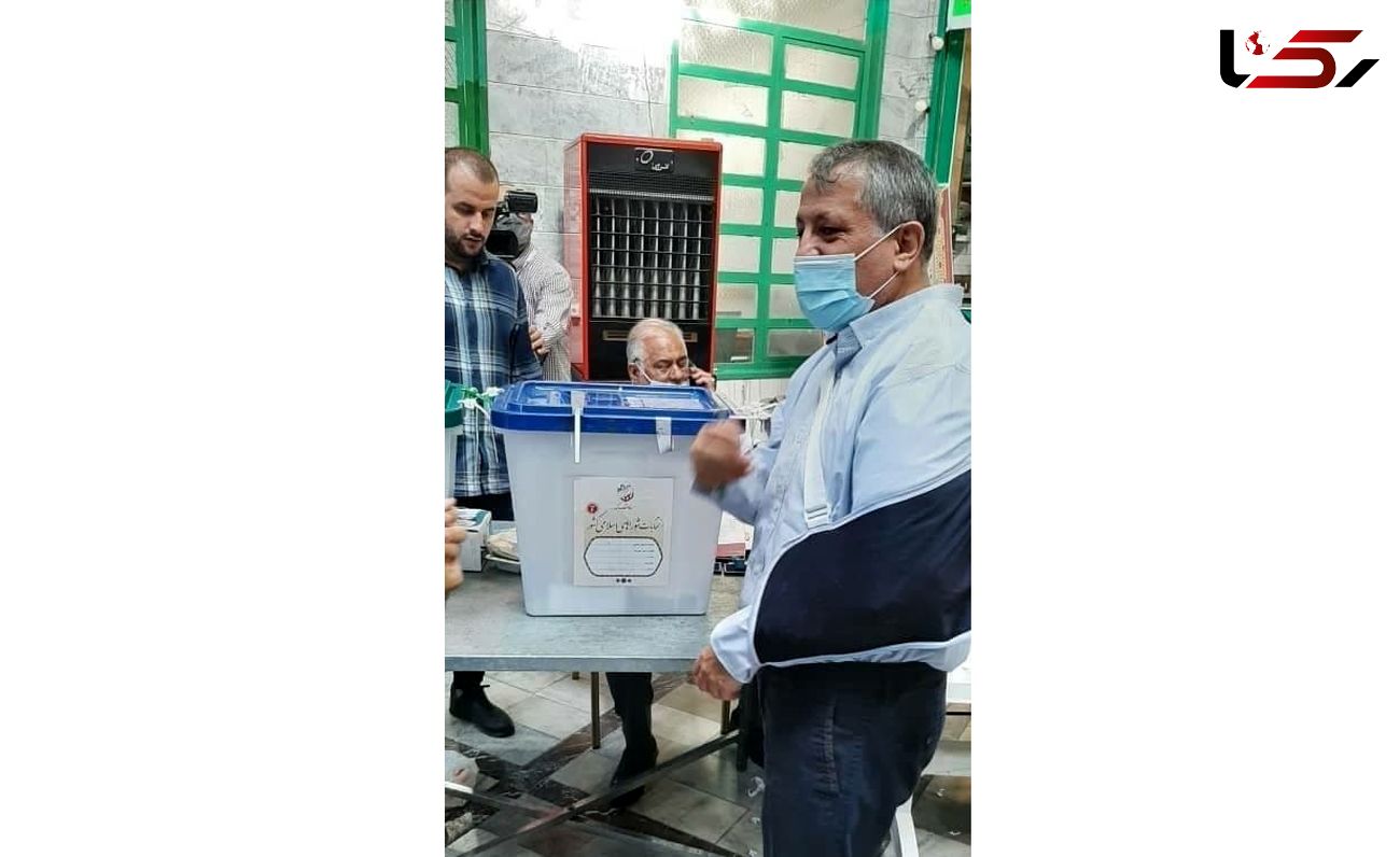 محسن هاشمی با دستان شکسته رای داد + عکس