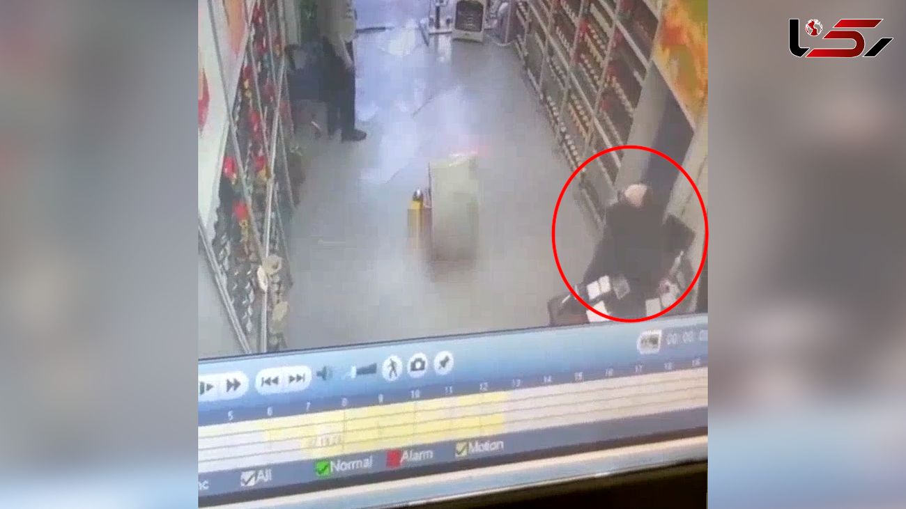 فیلم لحظه سرقت گوشی توسط زن تهرانی همراه با کودکش