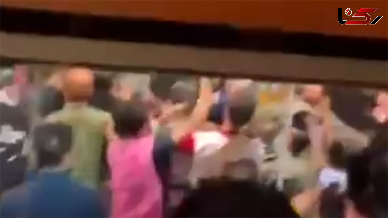 فیلم کتک کاری بازیکنان سپاهان و پرسپولیس در پایان بازی