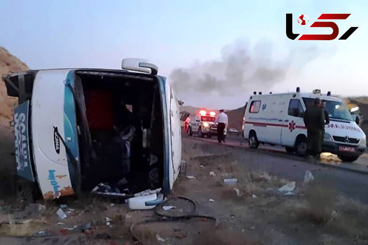 یک کشته و 21 مصدوم در اثر واژگونی سرویس کارگران شرکت نفت