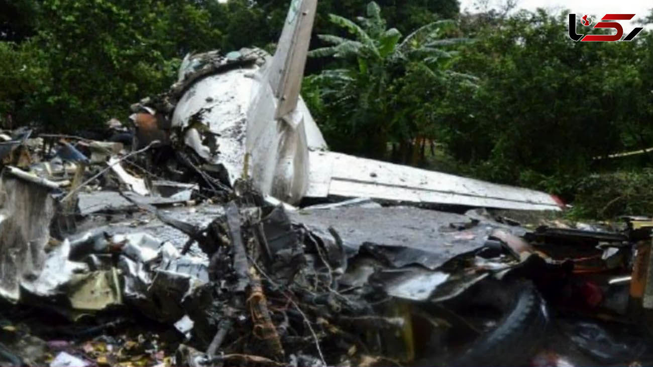 سقوط هواپیمای مسافربری بامداد امروز / همه مسافران در شهر پری جان باختند !