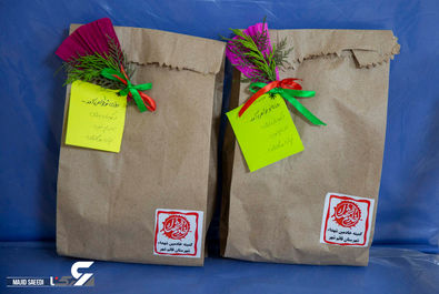 هدایای روزانه (حاوی مواد غذایی و مواد بهداشتی) به بیماران مبتلا به کووید-19 از طرف روحانیون داوطلب مبارزه با کرونا، قائمشهر - مازندران