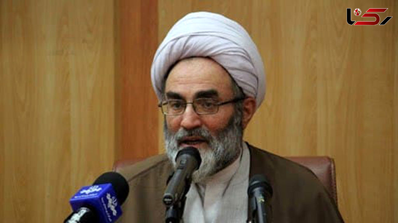 پوشش زن نباید موجب تحریک دیگران شود / مردان نباید لباس زنان را بر تن کنند 