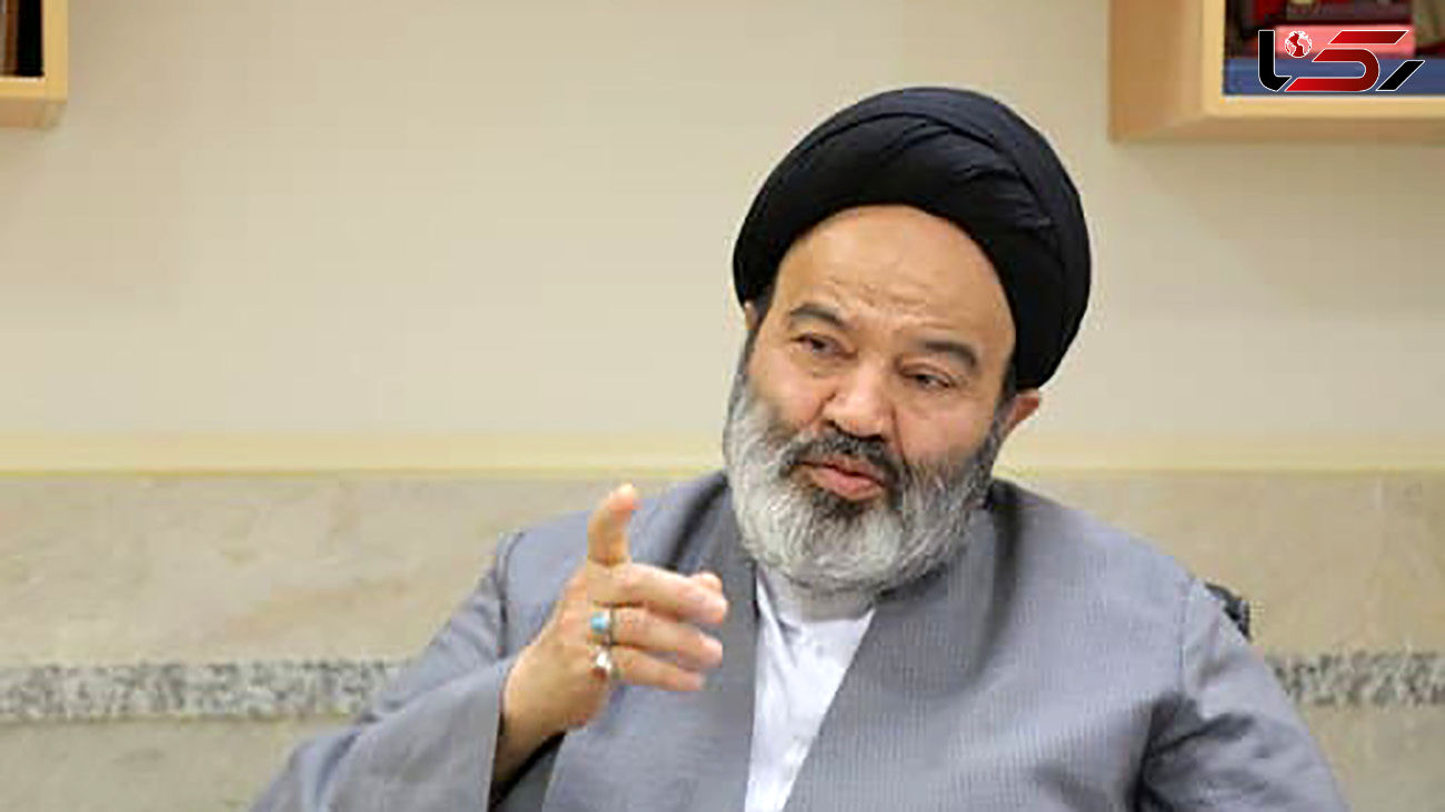 نواب:لباس پاپ از لباس برخی از ما روحانیون ساده تر بود